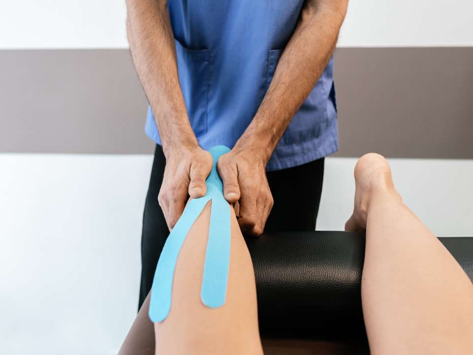 Kinesio tape – jak naklejać i czego nie robić?